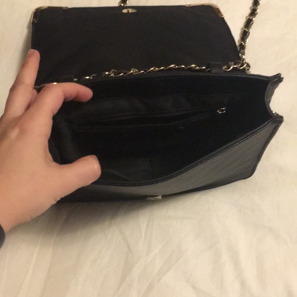 Black and gold purse - Picture 4 of 6